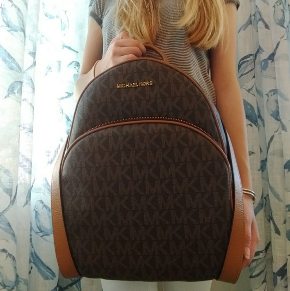 MK Large Abbey Backpack - Picture 2 of 8